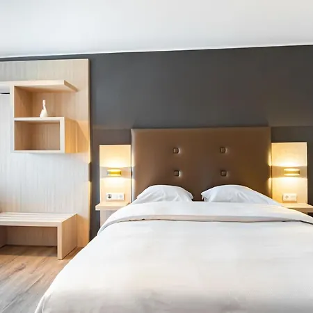 Re'ser Stuff Hotel Roeser