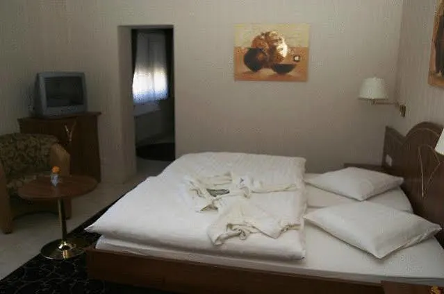 Hotel Re'Ser Stuff Hotel Roeser