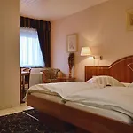 Re'ser Stuff Hotell 3*