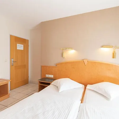 Re'ser Stuff 3* Roeser