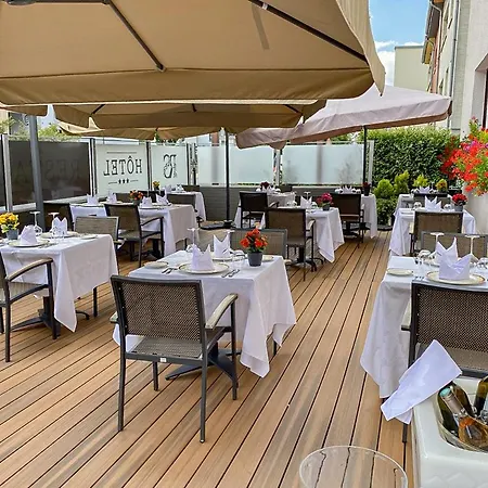 Hotel Re'ser Stuff Roeser