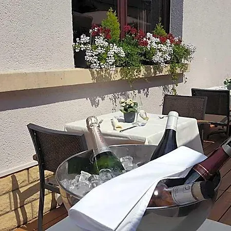 Hotel Re'ser Stuff Roeser