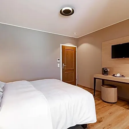 Re'ser Stuff Hotel Roeser