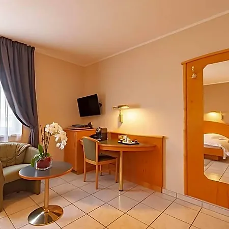 Hotel Re'Ser Stuff 3*
