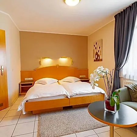 Re'ser Stuff Hotel