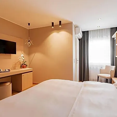 Re'ser Stuff Hotel Roeser