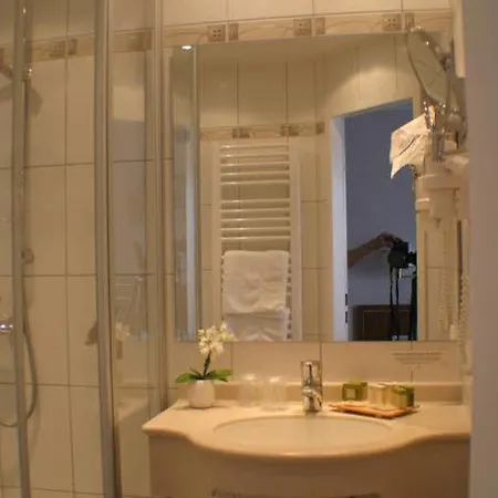 Hotel Re'Ser Stuff Roeser