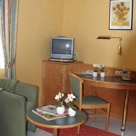 Hotel Re'Ser Stuff 3* Roeser