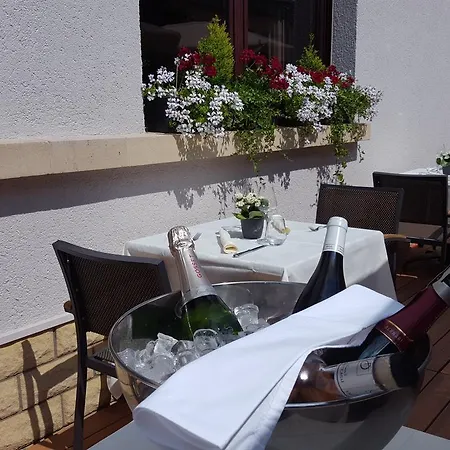 Re'ser Stuff Hotel Roeser